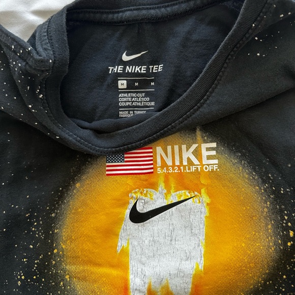 Nike graphic tee - Picture 3 of 4